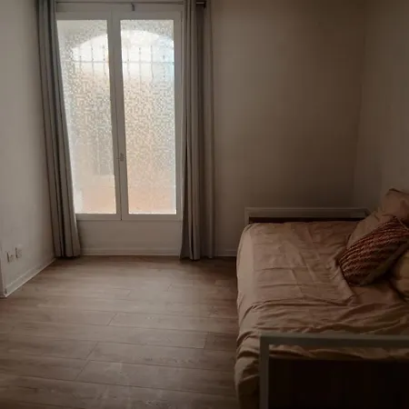 Tres Bel Refait A Neuf Dans La Vieille De Hyeres, 2 Chambres, Grande Terrasse Plein Sud * 히에레